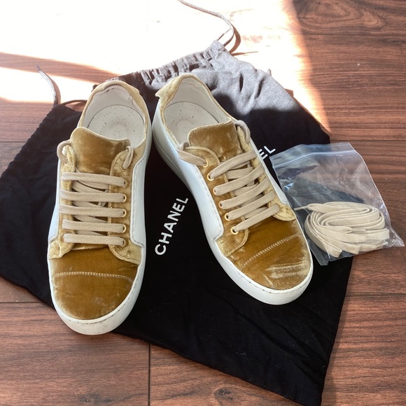 Chanel Sneakers - authentic - Picture 3 of 5